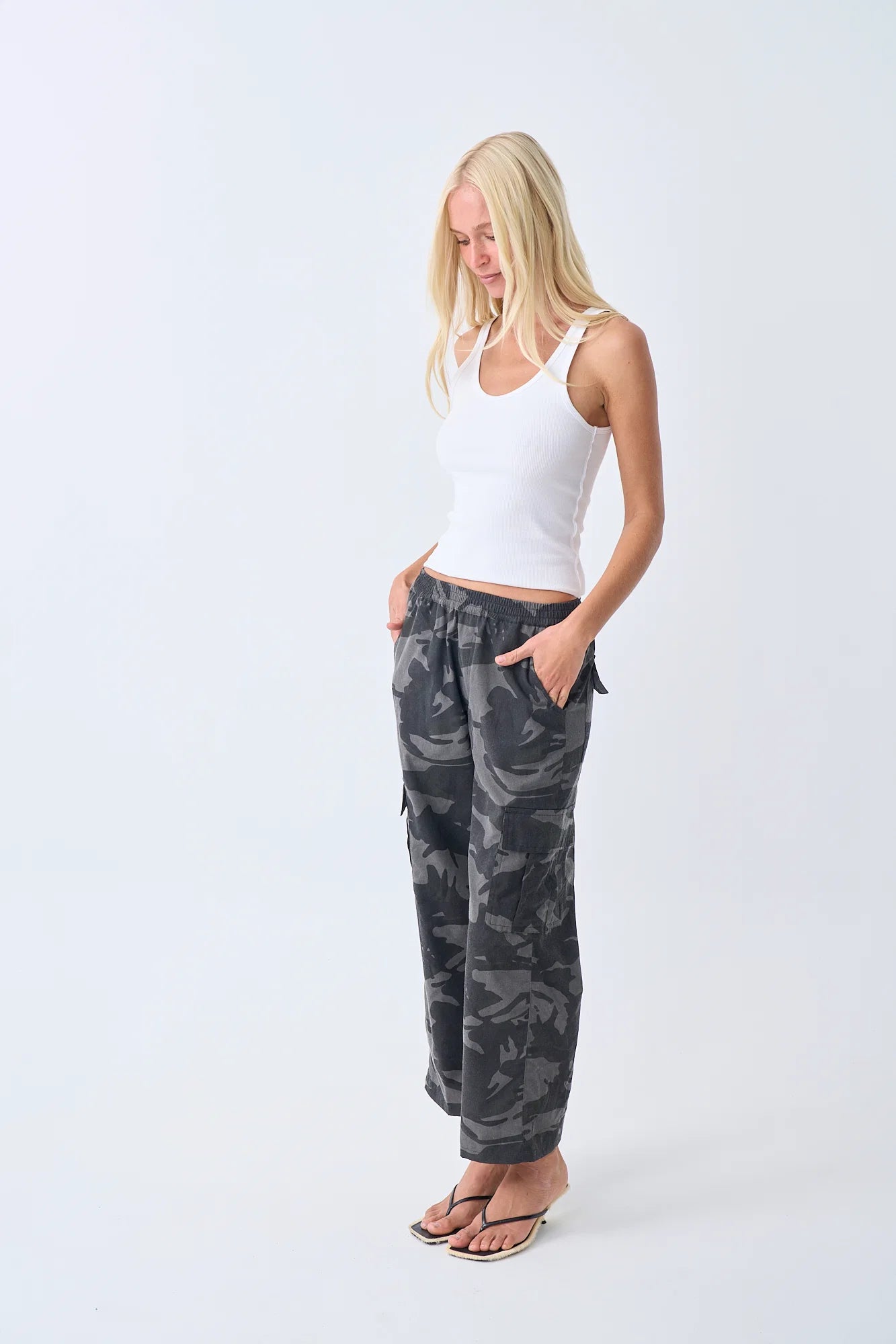 Near The Sea - Cargo - Washed Camo Black