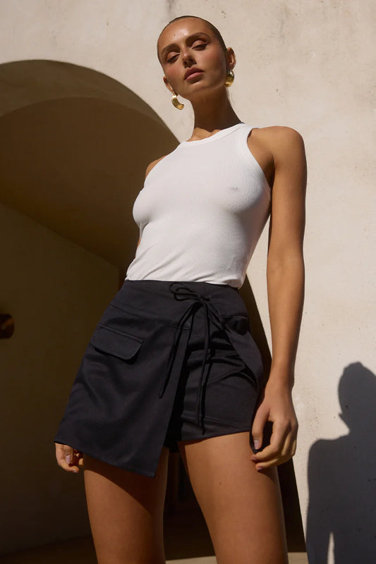 Runaway - Adrie Skort - Black