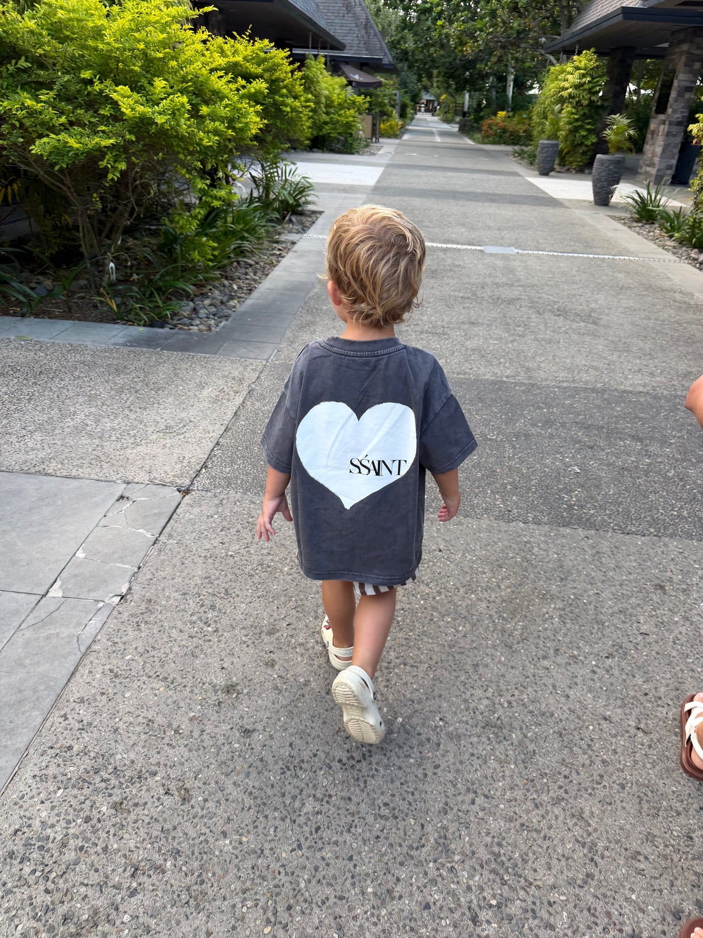 SSAINT - Kids Heart Tee - Acid Wash Charcoal